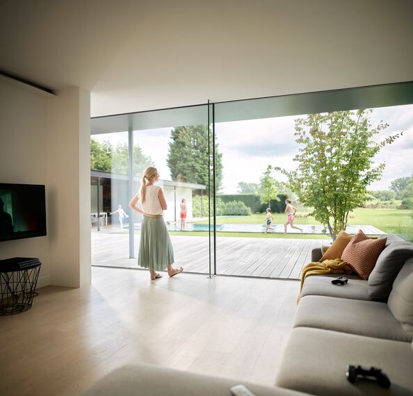 MasterLine 8 Fenêtres - Luminosité maximale et vue panoramique grâce à des profilés aluminium fins situé à Nijlen, Belgique