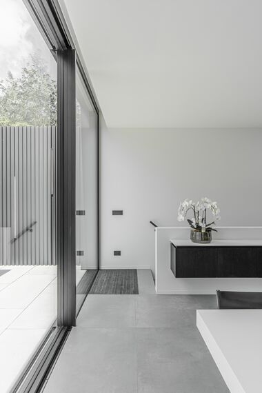 HiFinity Coulissants, MasterLine 8 Fenêtres et MasterLine 8 HI Fenêtres - Maison moderne mitoyenne avec baignée de lumière situé à Gent, Belgique