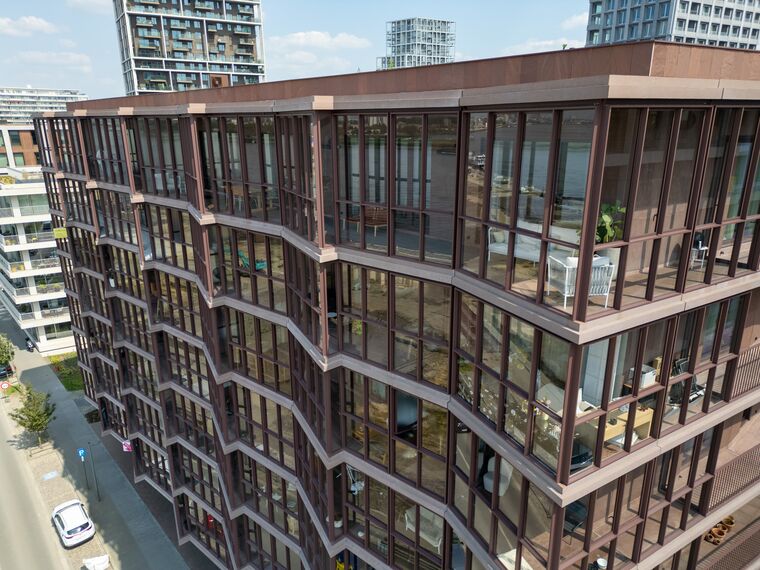 EcoSystem 45Pa Fenêtres - Extension de l’espace de vie grâce aux jardins d’hiver pour Huis aan de Kade situé à Antwerp, Belgique