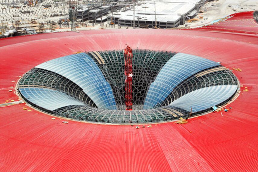 ConceptWall 86 Murs rideaux - Race track Ferrari World Abu Dhabi situé à Abu Dhabi, Émirats arabes unis
