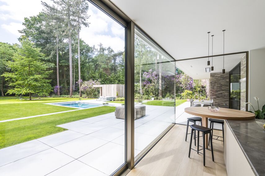 MasterLine 8 Fenêtres et MasterLine 8 HI+ Fenêtres - Nouvelle construction contemporaine dans un cadre verdoyant situé à Schoten, Belgique