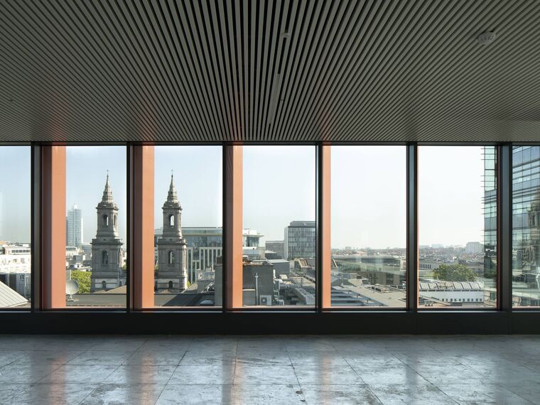 ConceptWall 50 Murs rideaux, MasterLine 8 Fenêtres, ConceptSystem 77 Portes et CS 77 Fire Proof Portes - Concept de façade expressif pour l’immeuble de bureaux Science 12 à Bruxelles situé à Brussels, Belgique