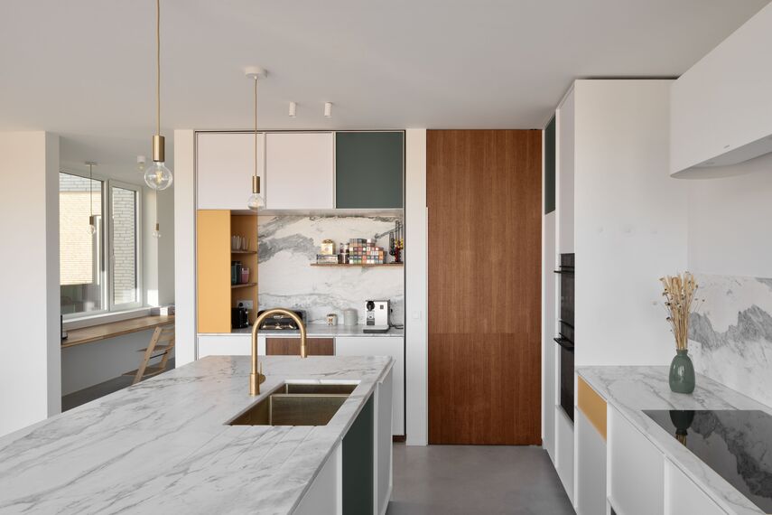 MasterLine 8 Fenêtres et MasterLine 8 Portes - Maison familiale ludique avec menuiserie extérieure en aluminium blanc situé à Lommel, Belgique
