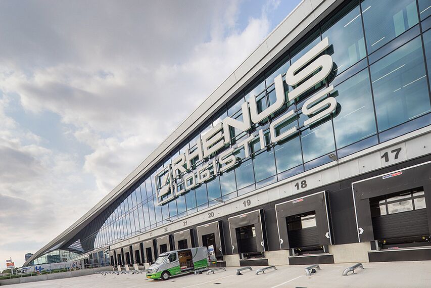 ConceptFolding 77 Coulissants et ConceptWall 50 Murs rideaux - DC New Logic III situé à Tilburg, les Pays-Bas