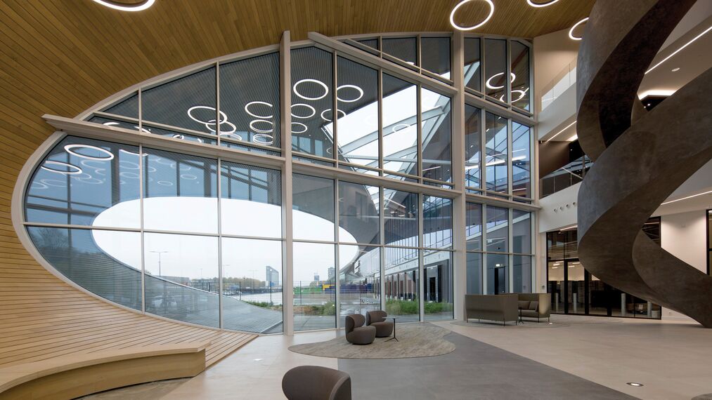 ConceptFolding 77 Coulissants et ConceptWall 50 Murs rideaux - DC New Logic III situé à Tilburg, les Pays-Bas