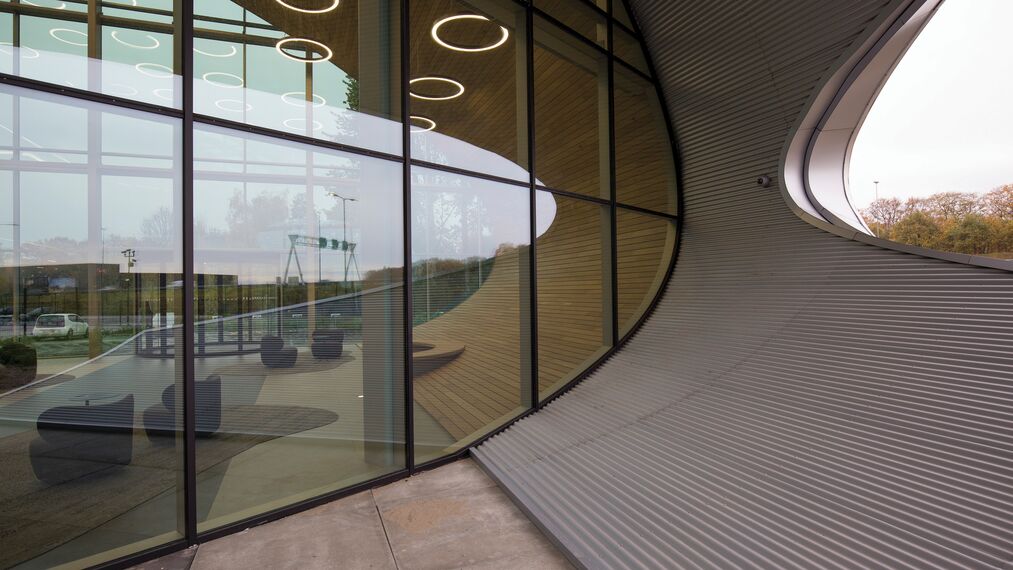 ConceptFolding 77 Coulissants et ConceptWall 50 Murs rideaux - DC New Logic III situé à Tilburg, les Pays-Bas