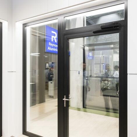 FlameLine brandwerende deur - Reynaers Aluminium