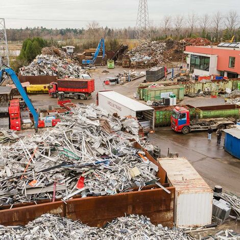 Déchets d’aluminium dans une conteneur