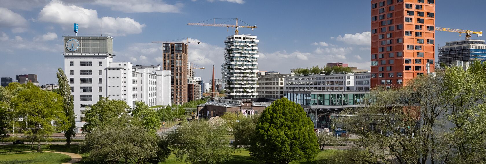 SlimLine 38 Fenêtres, SlimLine 38 Portes et ConceptWall 50 Murs rideaux - Trudo Tower Vertical Forest situé à Eindhoven, les Pays-Bas