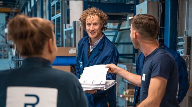 Reynaers employees in the training centre.