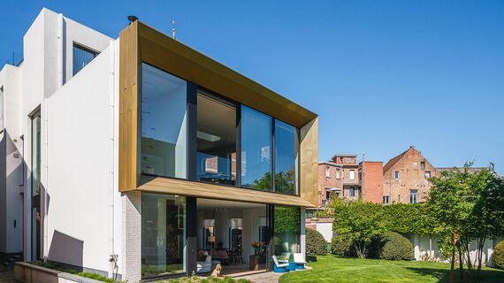 Maison rénovée équipée de fenêtres Reynaers Aluminium HiFinity et SlimLine