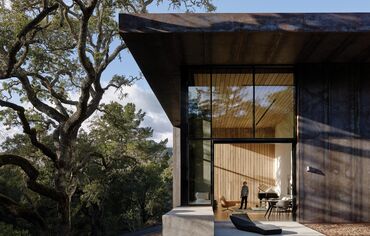  Villa moderne en béton dans la forêt