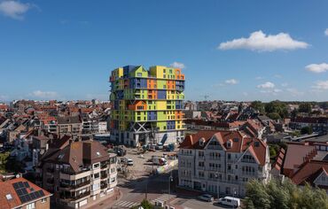 MasterLine 8 Fenêtres, MasterLine 8 Portes, ConceptWall 50 Murs rideaux et MasterPatio Coulissants - Hoost, un véritable repère architectural sur la côte belge situé à Knokke-Heist, Belgique